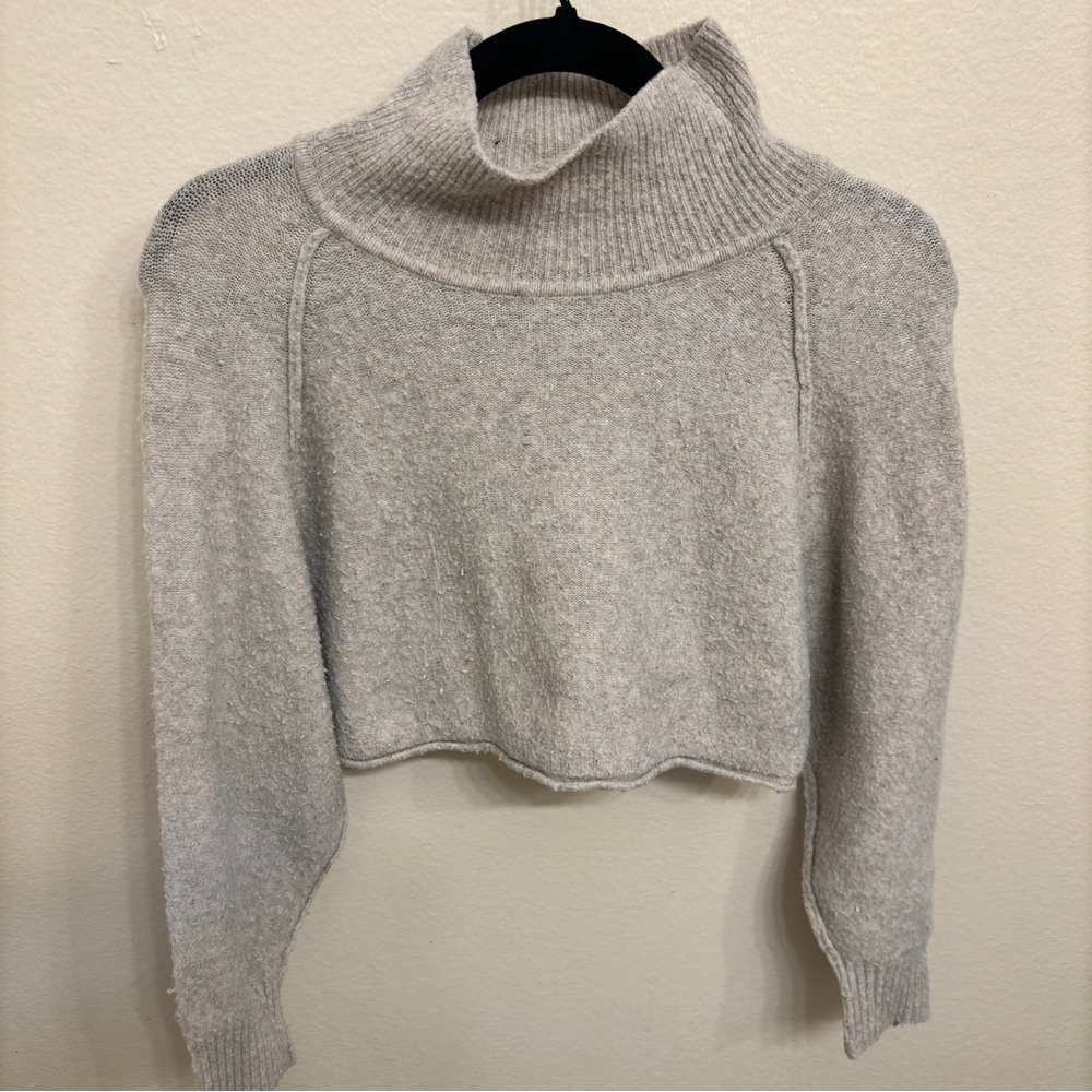 Soft Cropped UO Sweater